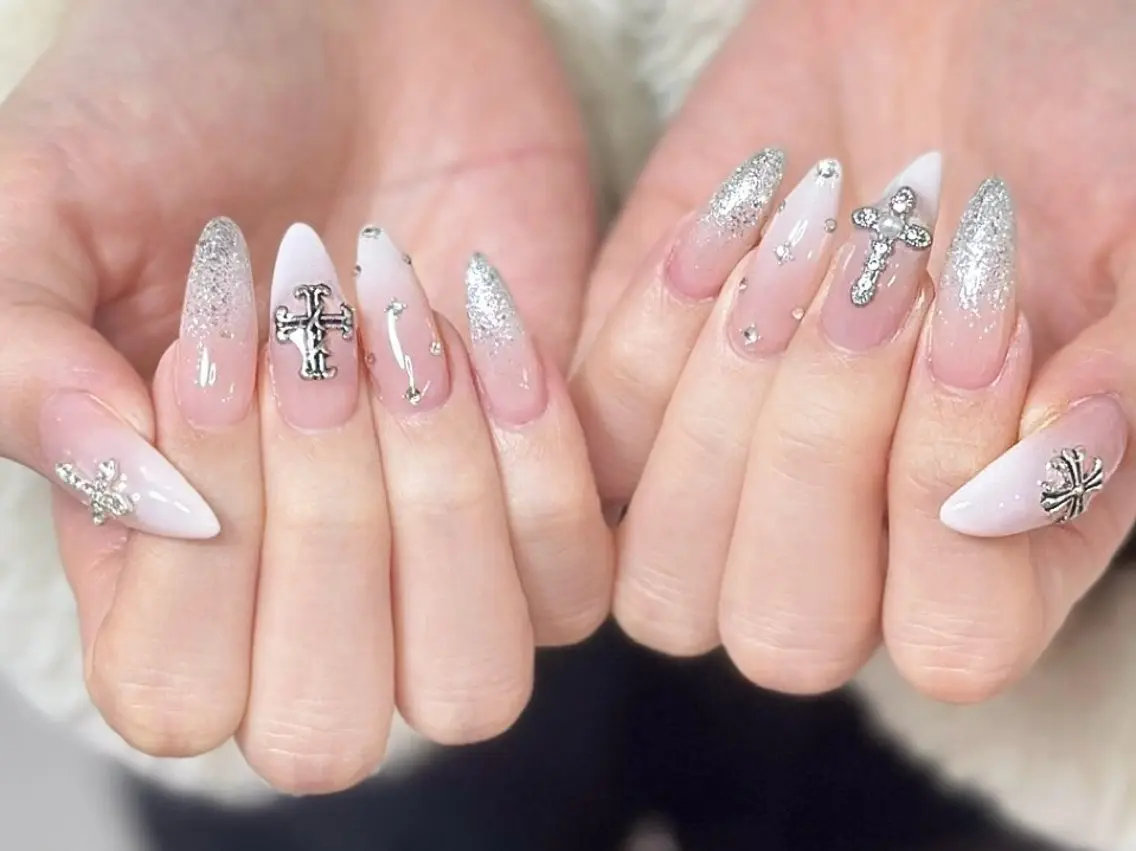 ネイル アートネイル オーロラネイル チークネイル フレンチネイル ガラスフレンチ ハンドネイル 🎀YooLi Nail salonのネイルデザイン