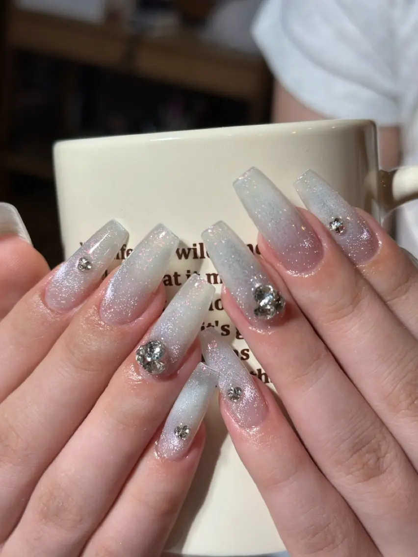 ネイル ジェルネイル 韓国ネイル マグネットネイル 春ネイル ワンホンネイル 💐RB_ nail🌻🌈のネイルデザイン