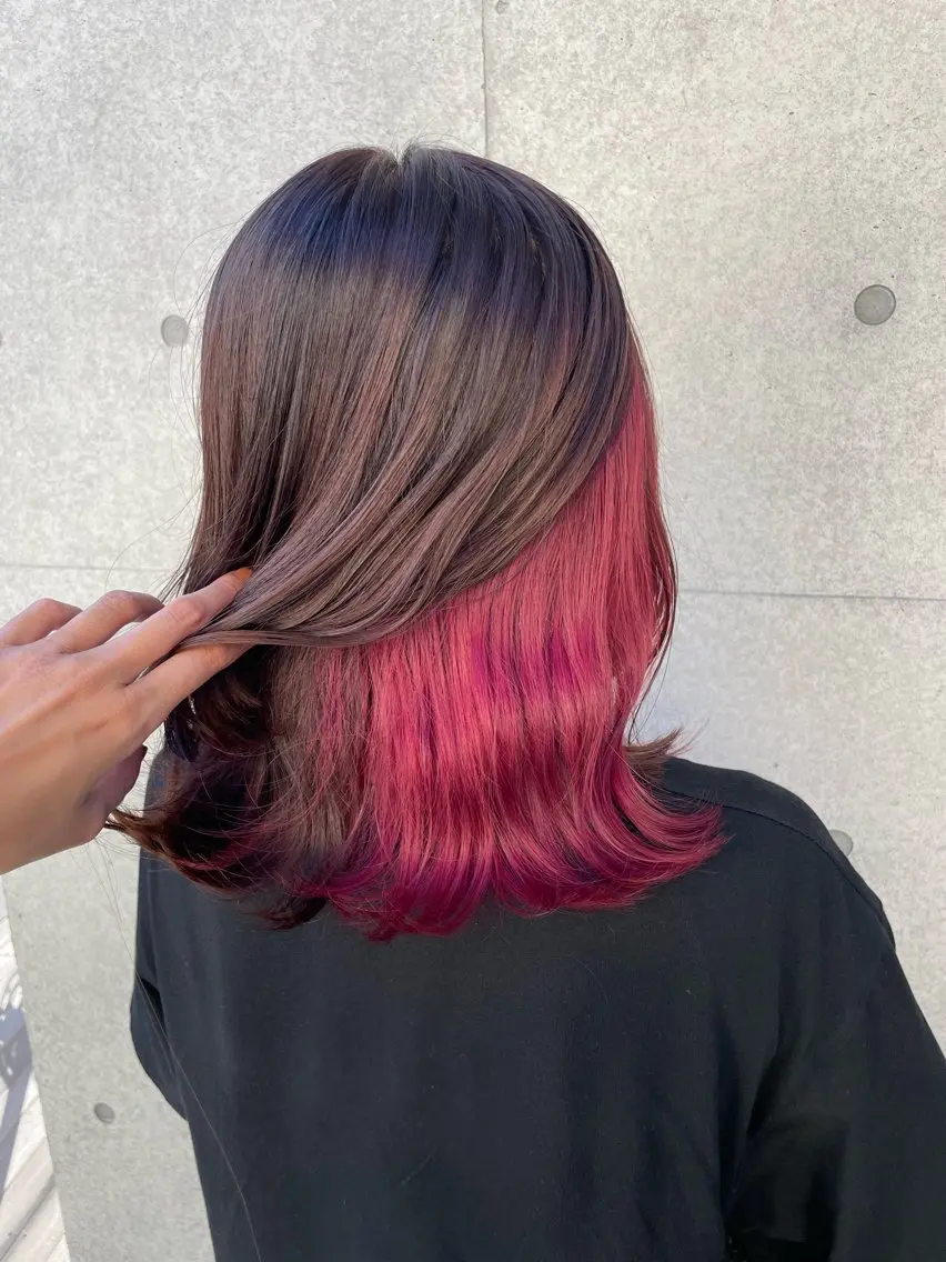ロング カラー インナーカラー 推し ブリーチ  髪質改善のヘアスタイル