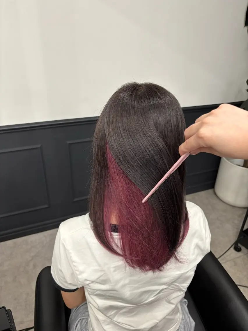 カラー インナーカラー 長谷川 さくらのヘアスタイル