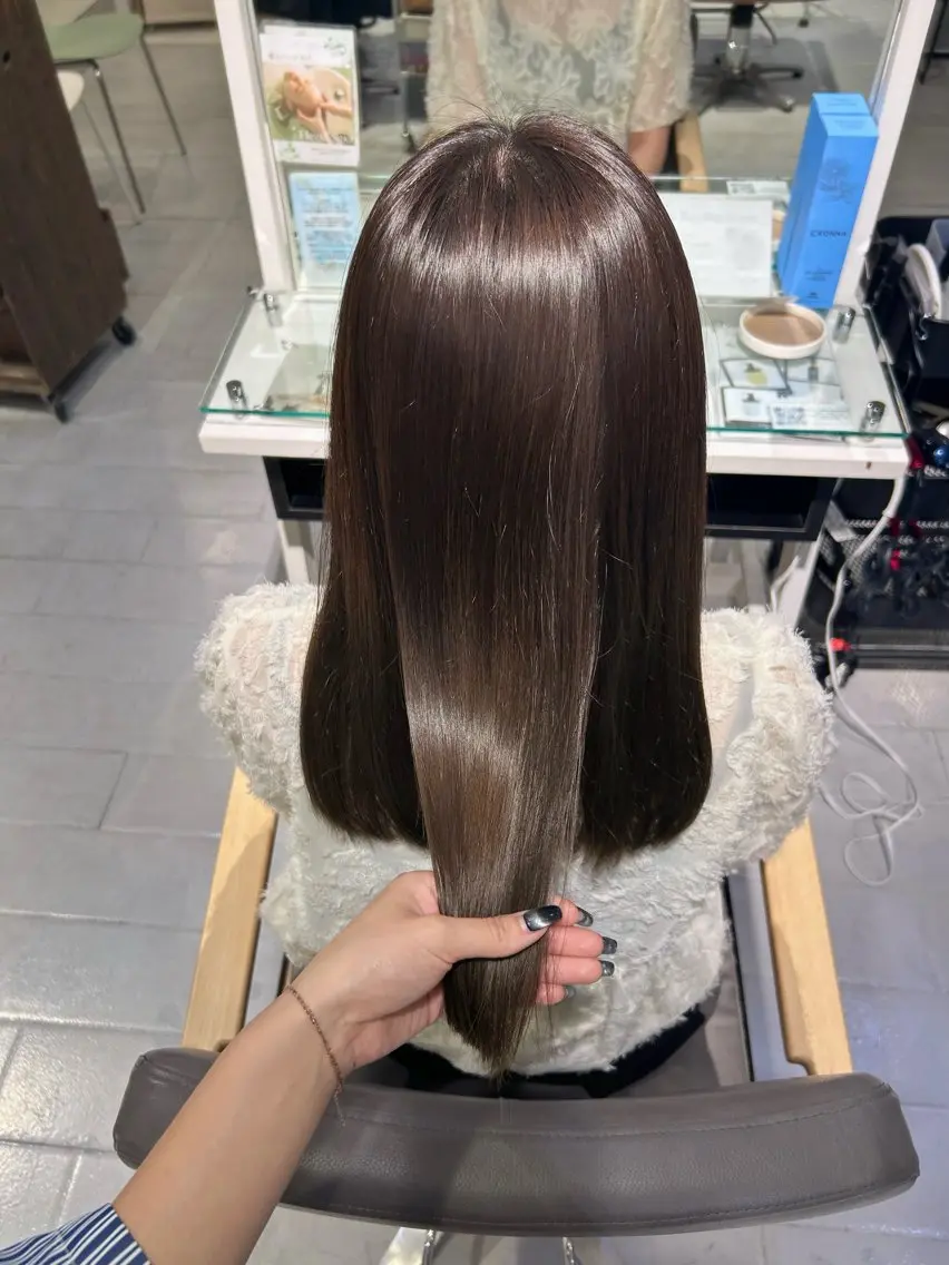 ロング カラー ブラウンカラー ヘアカラー トリートメント レイヤーカット⛓ hina🩶のヘアスタイル