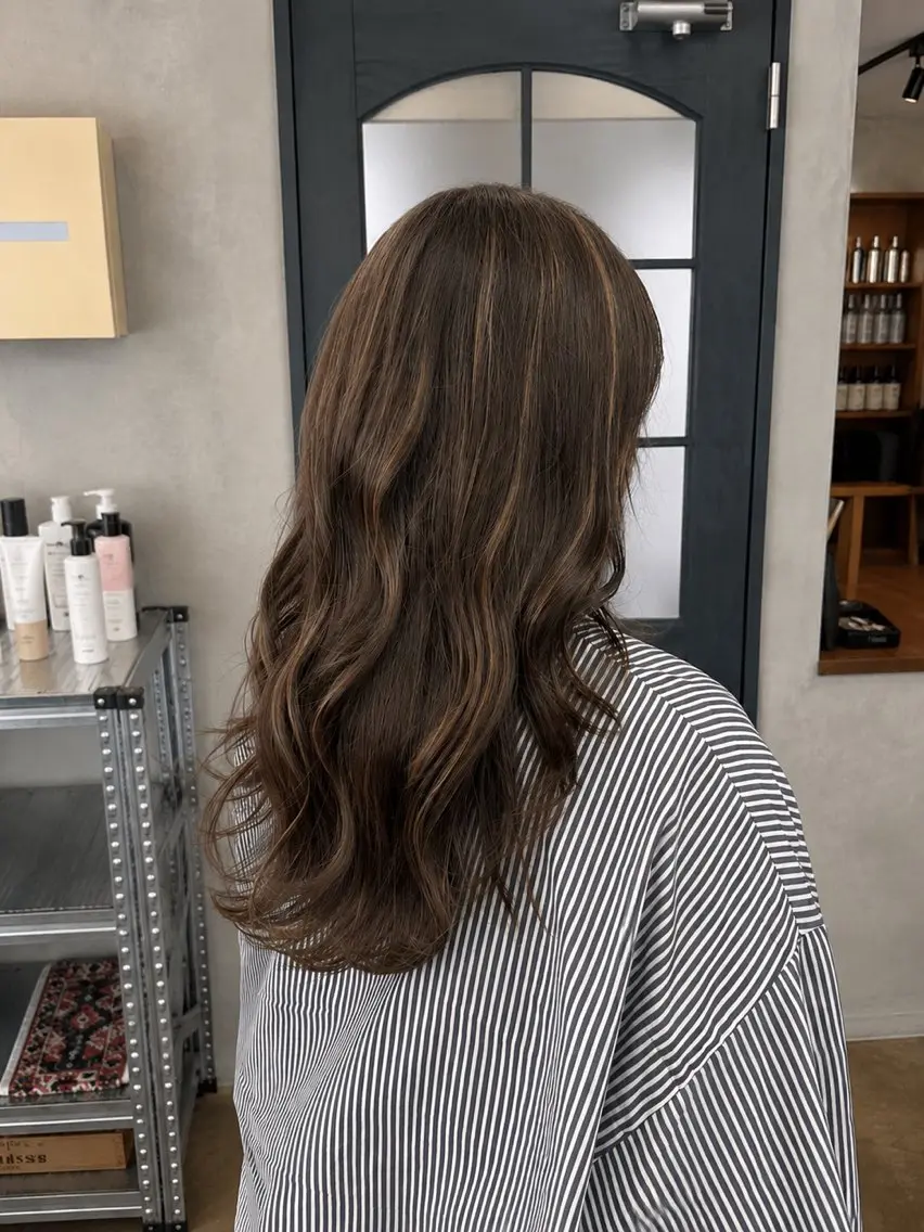 セミロング ハイライト カット ヘアカラー 5 Five 椎葉 智佳のヘアスタイル