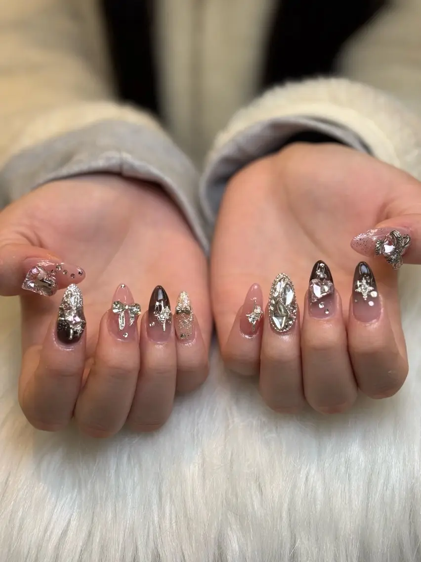 ネイル グラデーション キラキラネイル ワンカラーネイル 冬ネイル Jenn Nail Salonのネイルデザイン