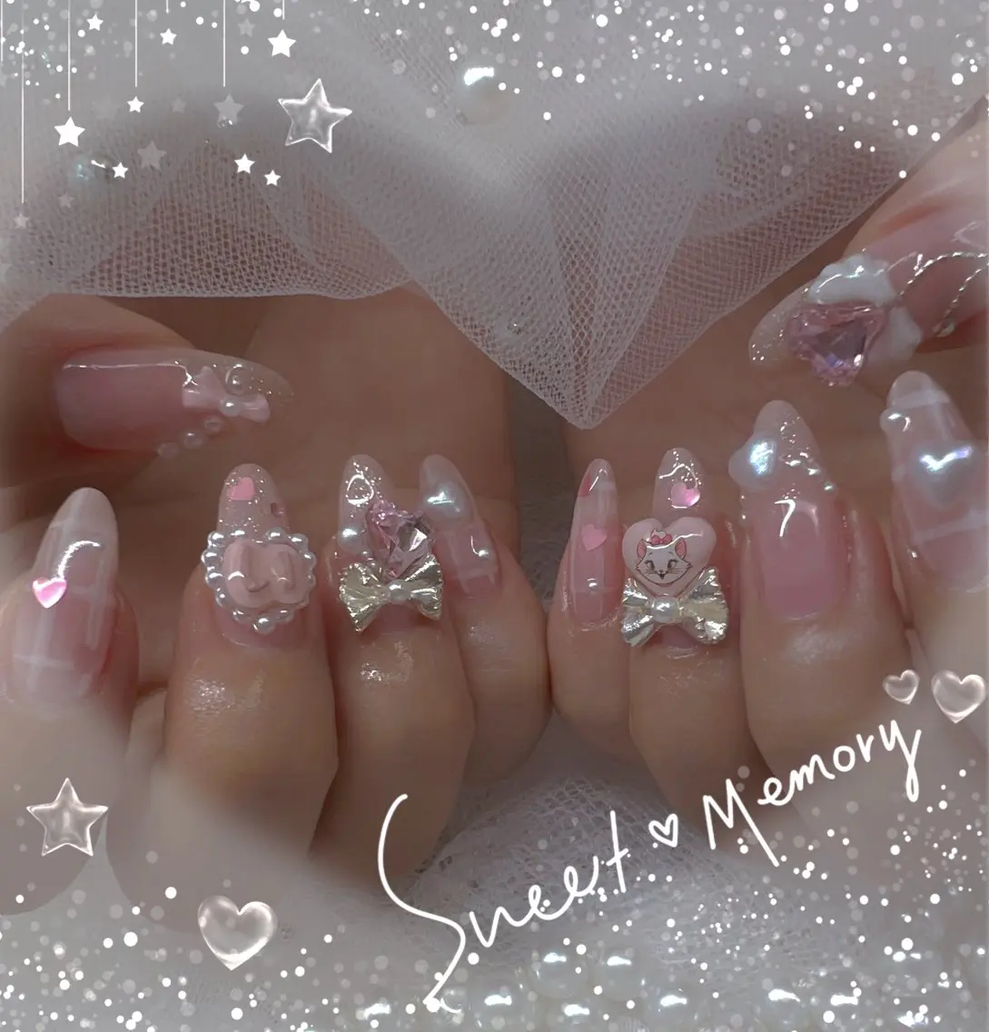 ネイル チークネイル フレンチネイル ガーリー ガラスフレンチ グラデーション ハンドネイル Chill Nailsalonのネイルデザイン