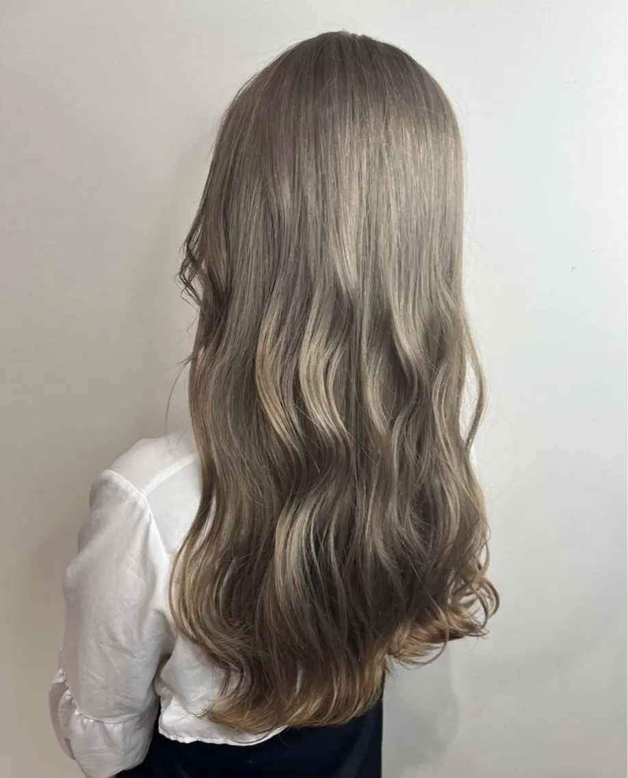 カラー 林 美月のヘアスタイル