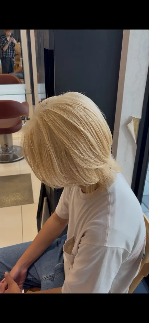 カラー メンズ ブロンド 石塚 光流のヘアスタイル