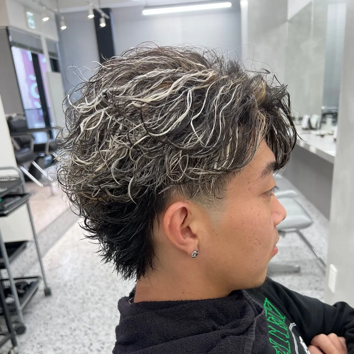 ショート パーマ メンズ フェードカット メンズパーマ 波巻きパーマ あずこう/メンズヘア /メンズパーマのヘアスタイル
