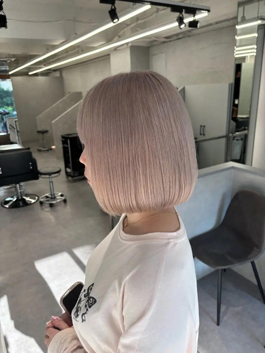 新生活🌸学生応援クーポン🌈ケアブリーチ使用✨カット+ケアブリーチトリプルカラー【ホワイトカラー】の写真
