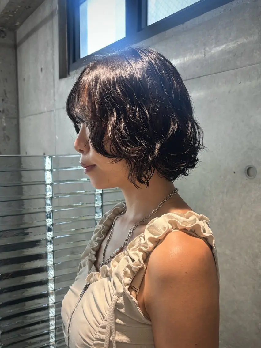 ミディアム パーマ ミディアムパーマ ボブ カット パーマ シンバヒナノ/パーマ レイヤー/髪質改善のヘアスタイル