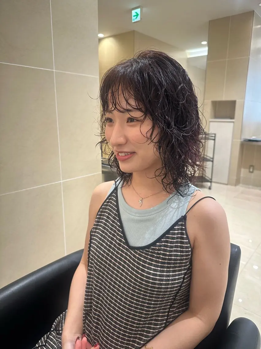 セミロング パーマ 島原 愛のヘアスタイル