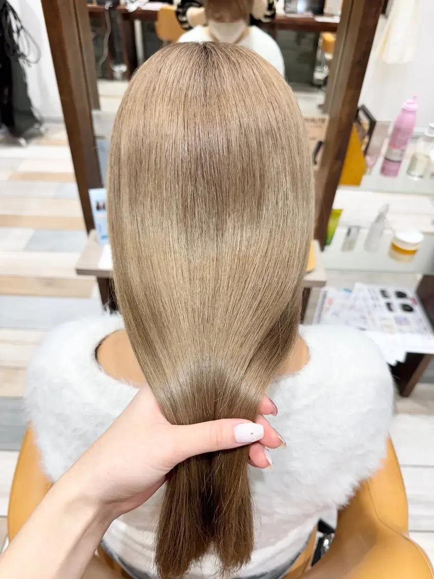 ハイトーンダメージから髪を守りながら艶髪に★ダブルカラー＋トリートメントの写真