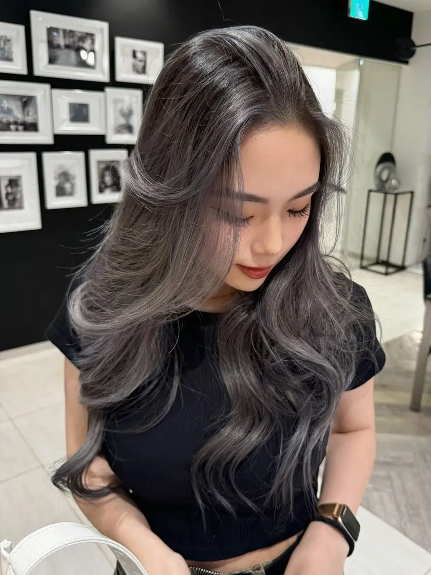 ロング カラー ブリーチ グレージュ ハイライトカラー ハイライト ヘアカラー 🇺🇸海外デザイン iCON TOKYOのヘアスタイル