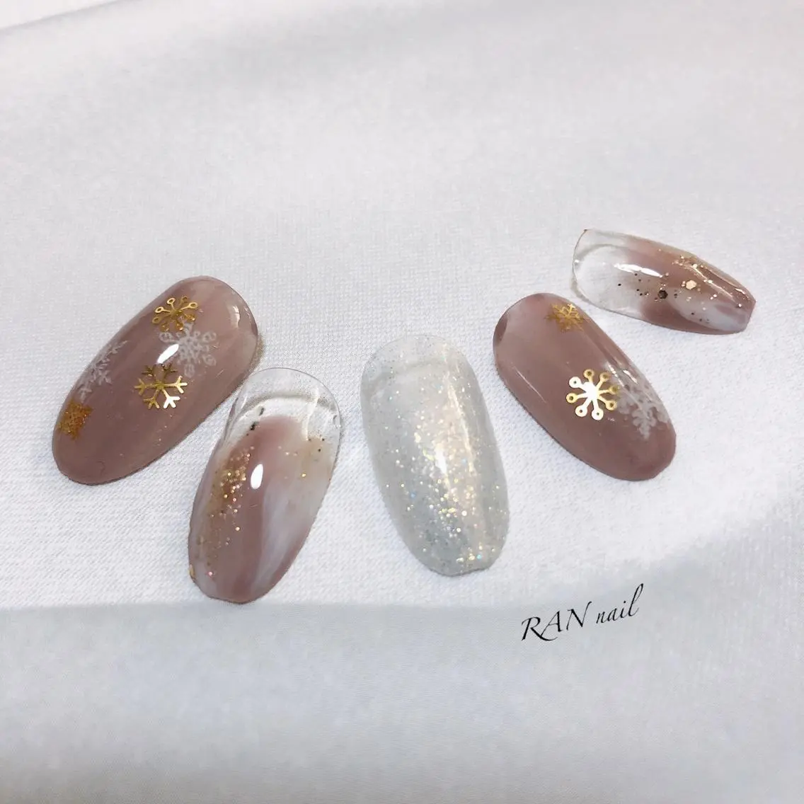 ネイル フットネイル フレンチネイル オフィスネイル ホワイト 冬ネイル RAN nailのネイルデザイン