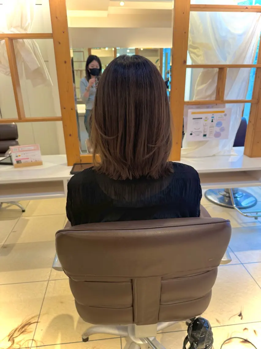 ミディアム ボブレイヤー ボブ レイヤーカット 外ハネヘア 青山 光のヘアスタイル