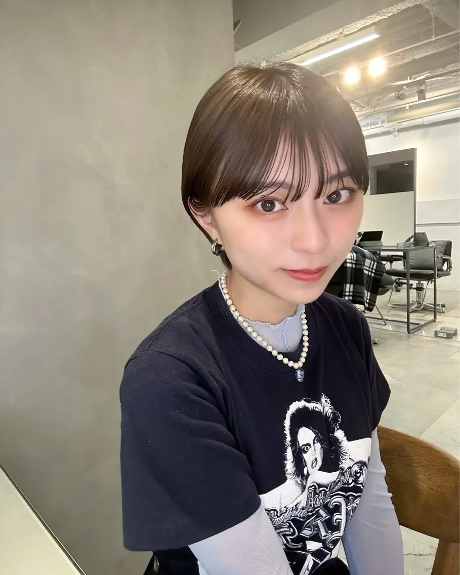 ショート カラー ベージュカラー オリーブベージュ ショートヘア ❤️ショートカット ・顔周りカット❤️のヘアスタイル