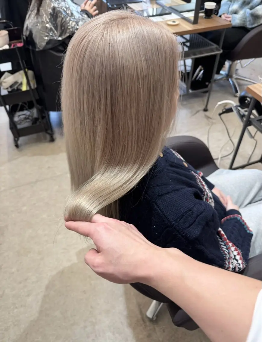 ミディアム カラー ベージュカラー ブリーチ カット ヘアカラー トリートメント 🌙似合わせカット ⭐️ハイトーンボブのヘアスタイル