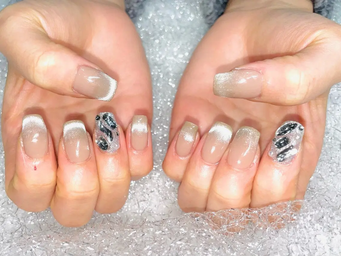ネイル フレンチネイル I-nail Moeのネイルデザイン