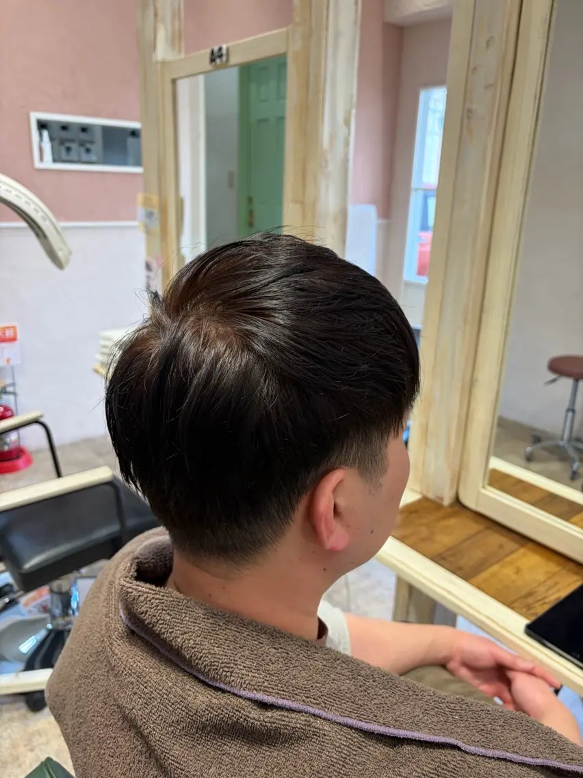 ショート 辻　メンズカット ハイライトカラーのヘアスタイル
