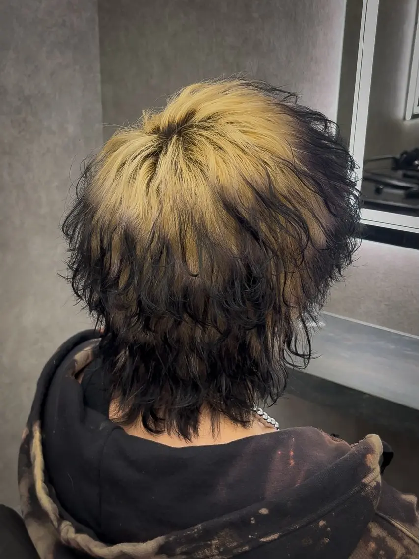 ミディアム カラー メンズ メンズウルフカット グラデーションカラー ウルフカット カット ヘアカラー メンズウルフ特化🐺 🔥長山耕大🔥のヘアスタイル