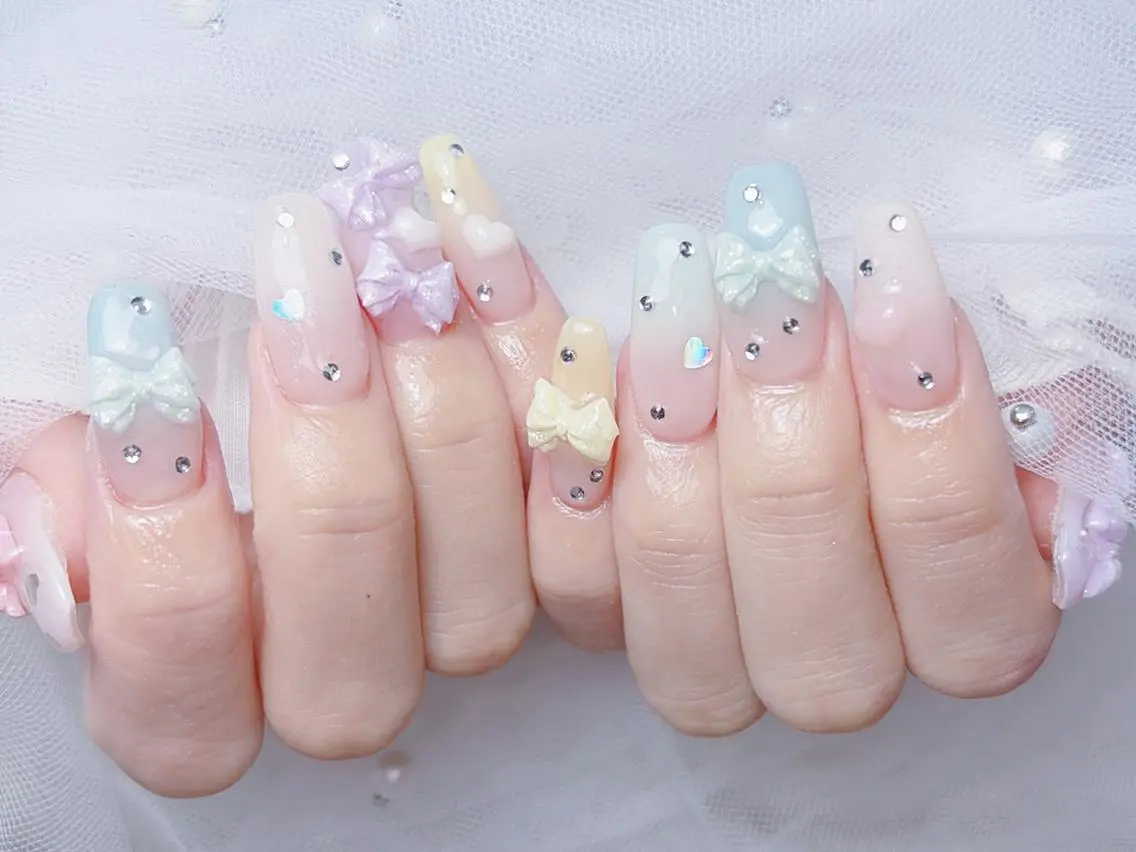 ネイル アートネイル オーロラネイル 長さ出し フットネイル ガーリー リリ 奈🎀のネイルデザイン