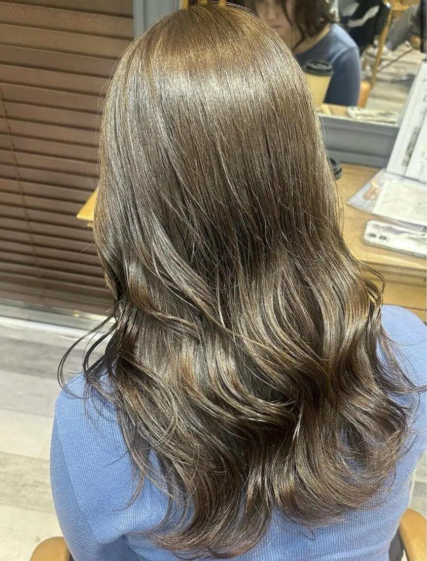セミロング カラー ベージュカラー オリーブベージュ カット ヘアカラー トリートメント 和田 直也のヘアスタイル