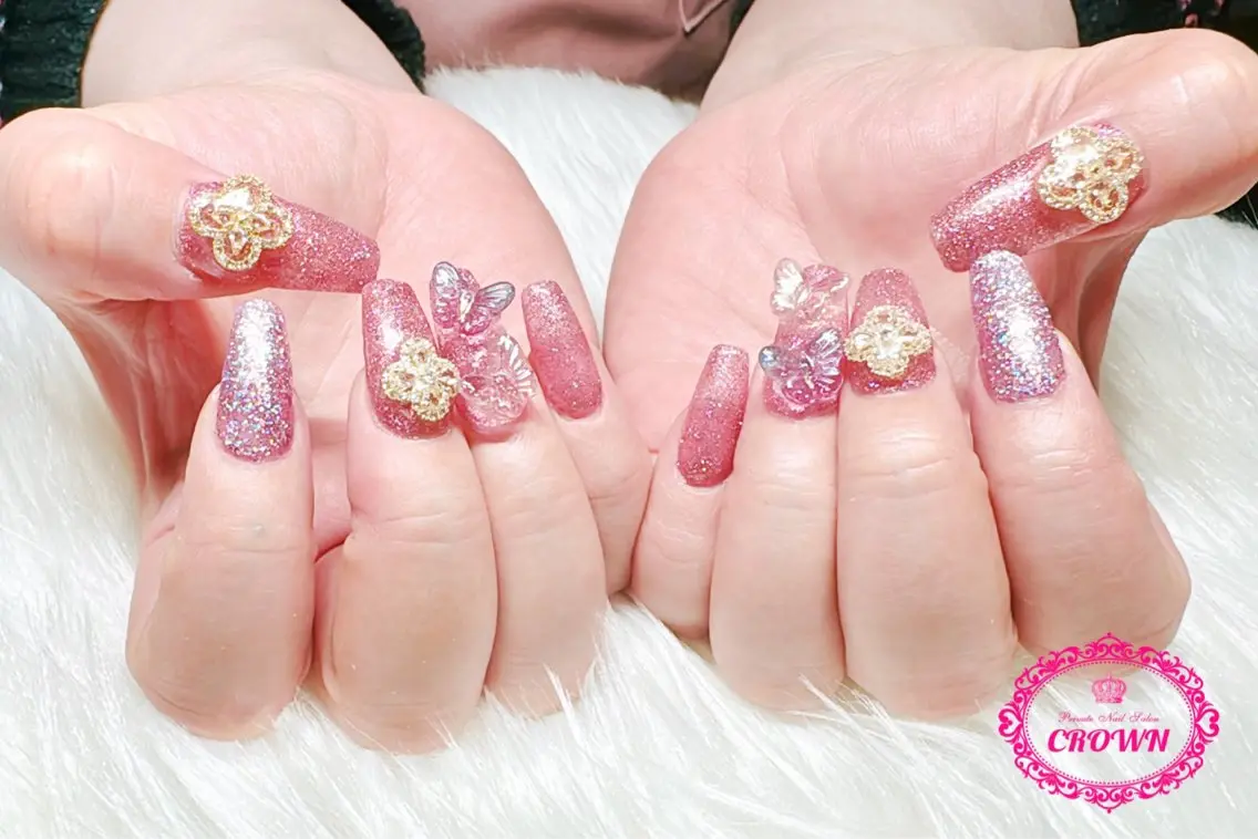 ネイル CROWN プライベートサロンのネイルデザイン