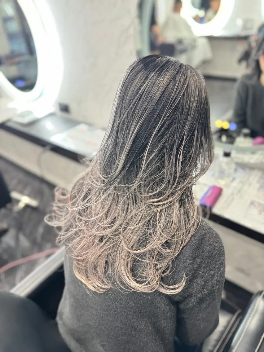 カラー LOHAS 優来(ユラ)のヘアスタイル