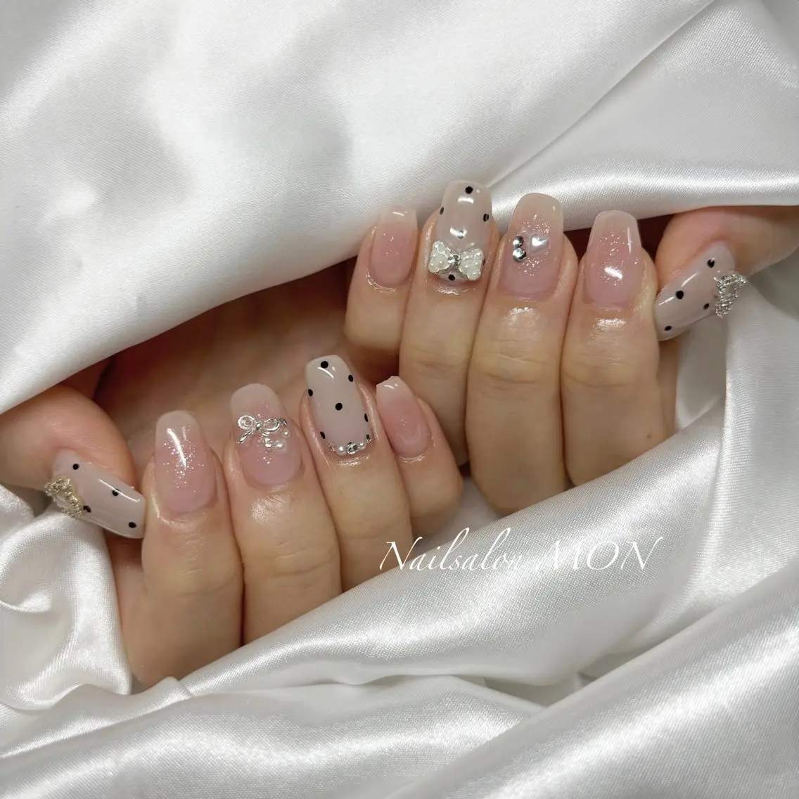 ネイル ストーンネイル ハンドネイル Nailsalon MONのネイルデザイン