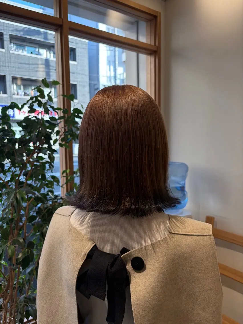 ショート カラー カット ヘアカラー トリートメント 荒井 茉凜のヘアスタイル