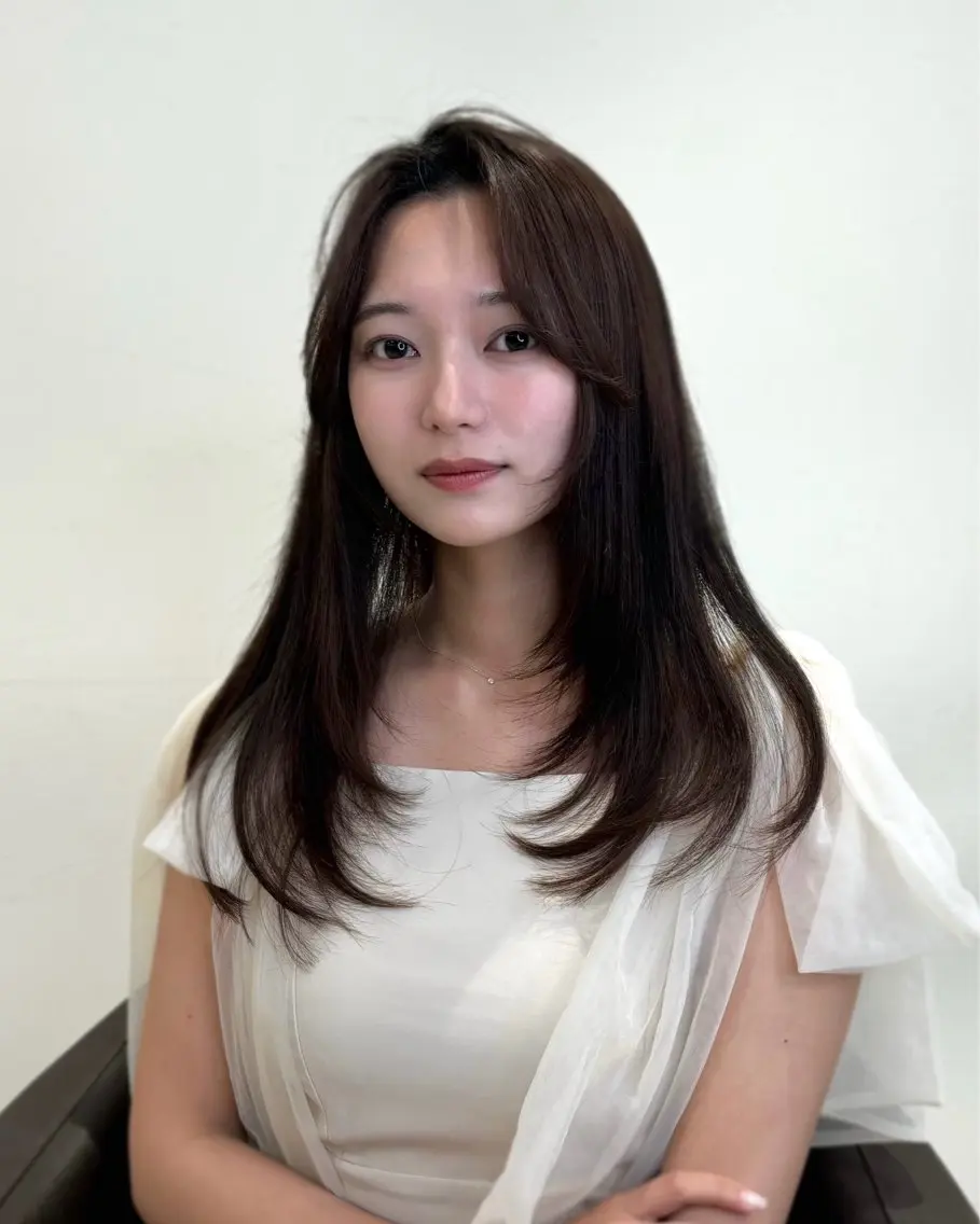 セミロング 岡山 愛のヘアスタイル
