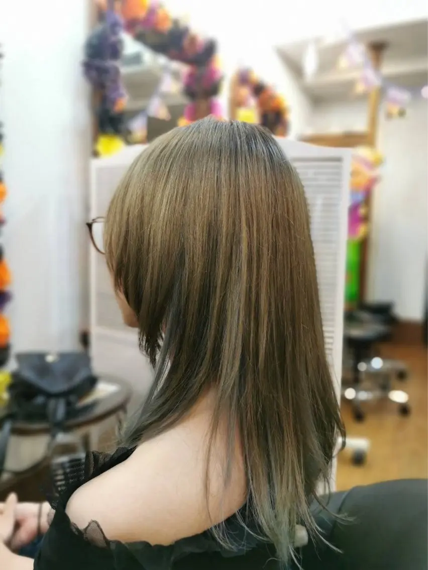 ロング 上間 洋子のヘアスタイル