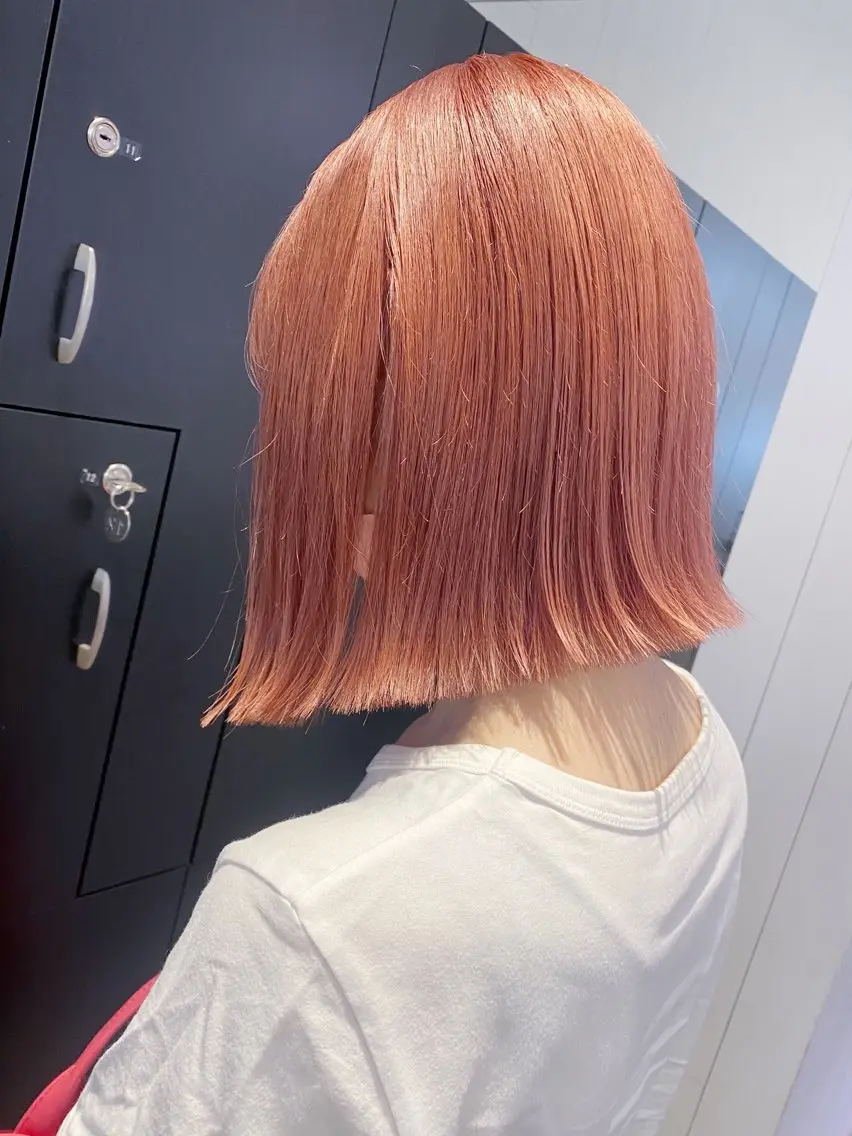 ミディアム カラー hollo 原宿のヘアスタイル