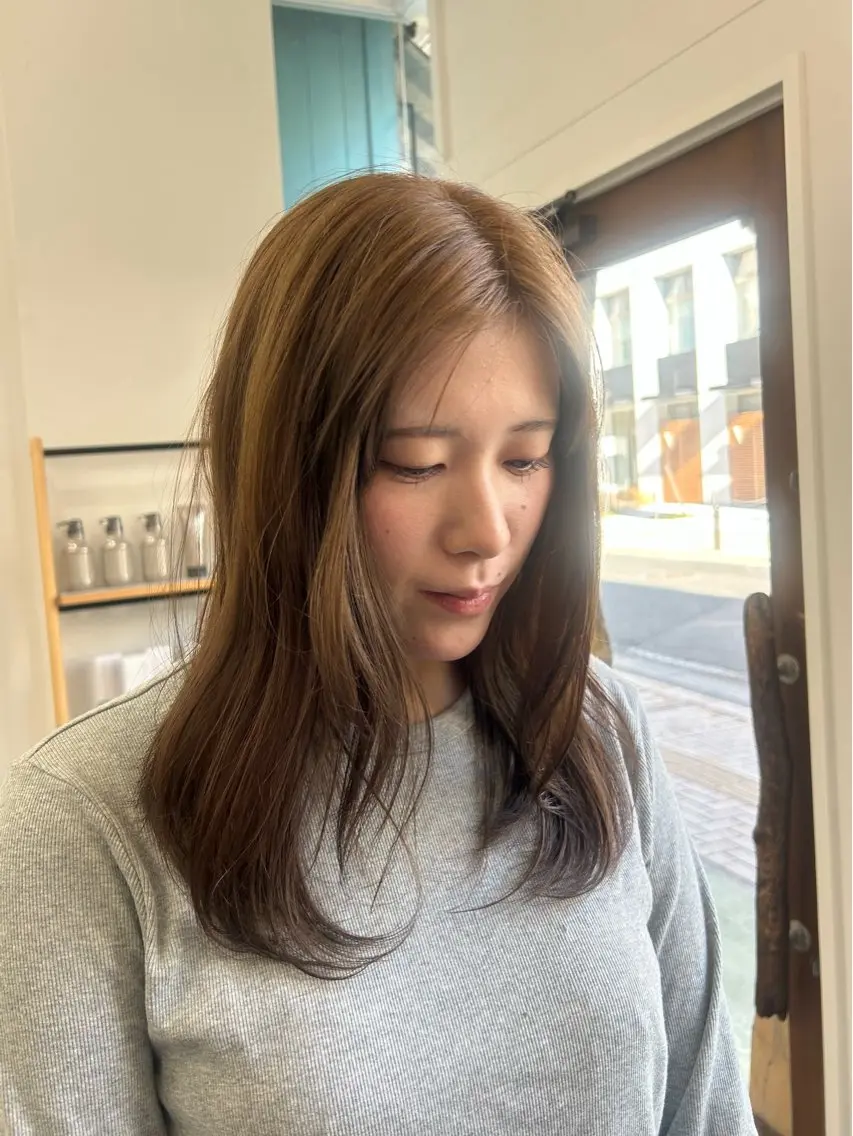 セミロング カラー ベージュカラー ブリーチ 透明感カラー ダブルカラー ブリーチなしカラー ヘアカラー 金澤 希空のヘアスタイル