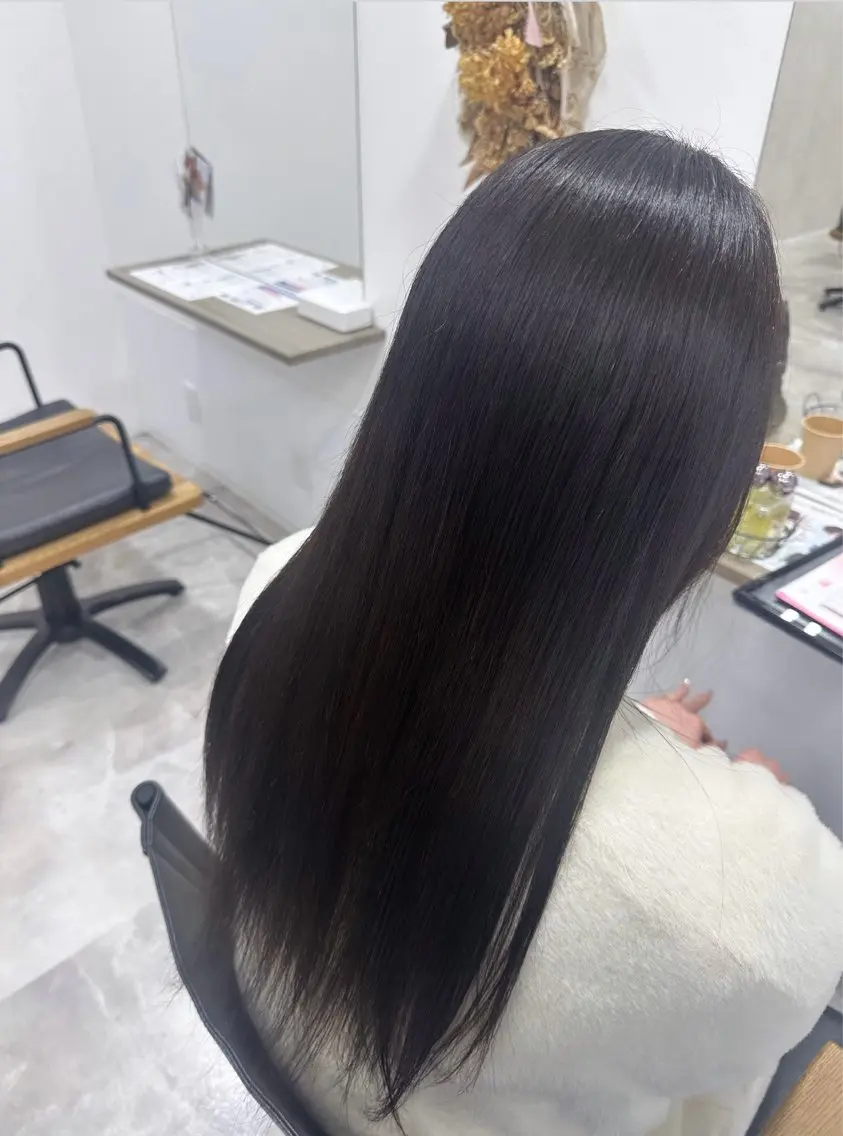 ロング 𝑴𝒐𝒓𝒊 /髪質改善/艶髪🖤のヘアスタイル