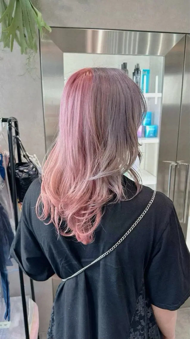 セミロング カラー ヘアアレンジ 切りっぱなしボブ ブリーチ ダブルカラー イヤリングカラー ハイライトカラー iona/ハイトーン /ネイルのネイルデザイン
