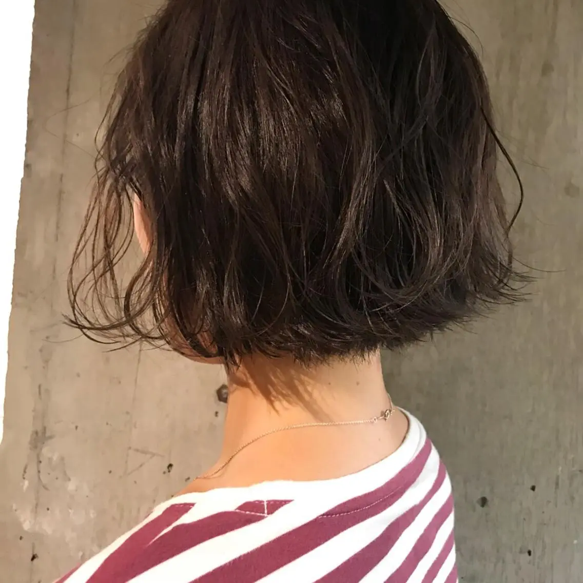 ショート カラー グレージュ ハイライトカラー ハイライト 丸岡 美穂のヘアスタイル