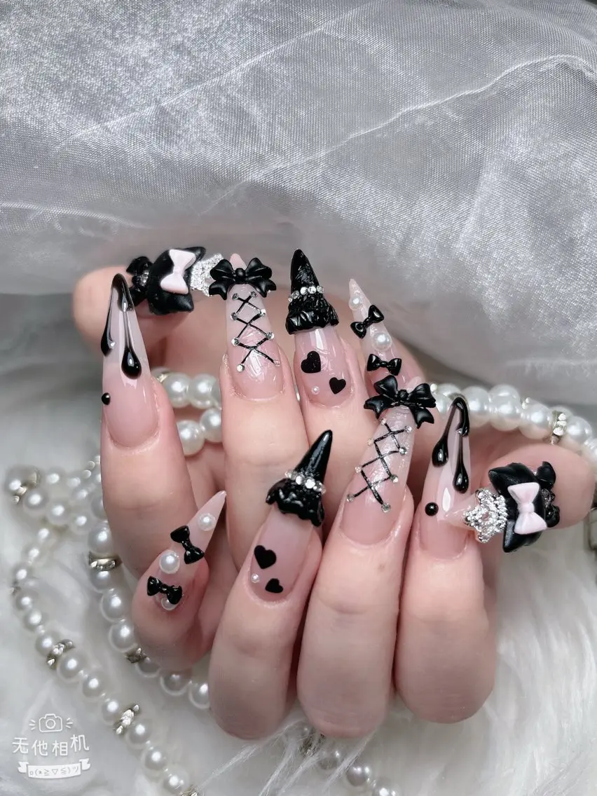 ネイル アートネイル オーロラネイル ボルドー チークネイル フレンチネイル ハンドネイル Sakura Nail Salonのネイルデザイン