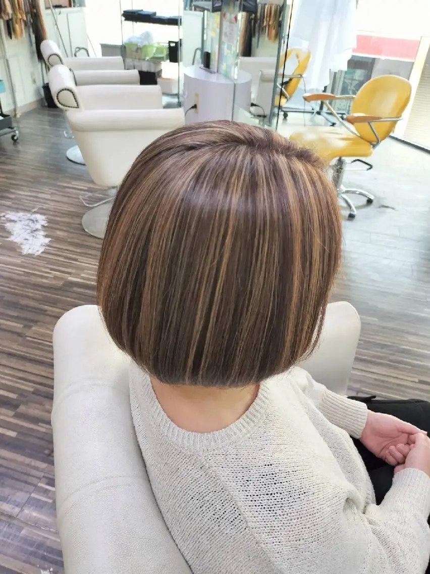 ショート カラー メッシュ ナオ ヤのヘアスタイル