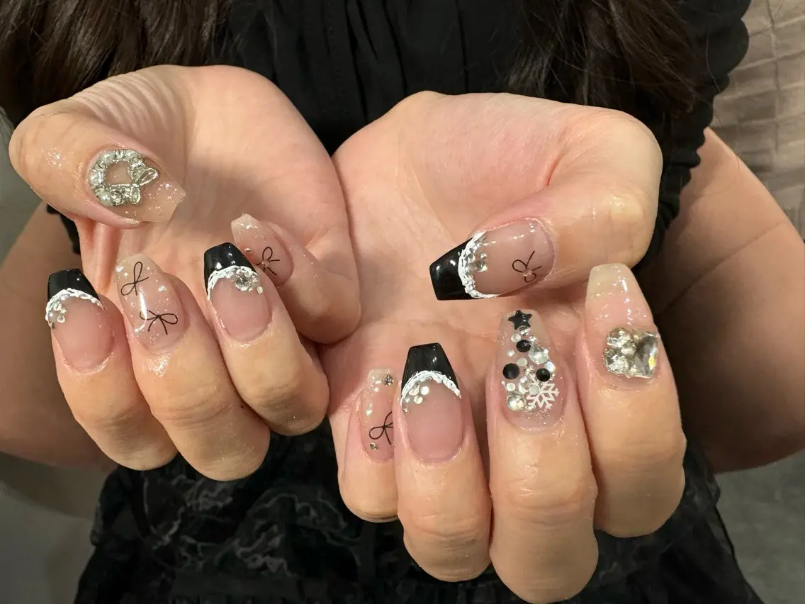 ネイル LAVISH 大和店 emi・:*+のネイルデザイン