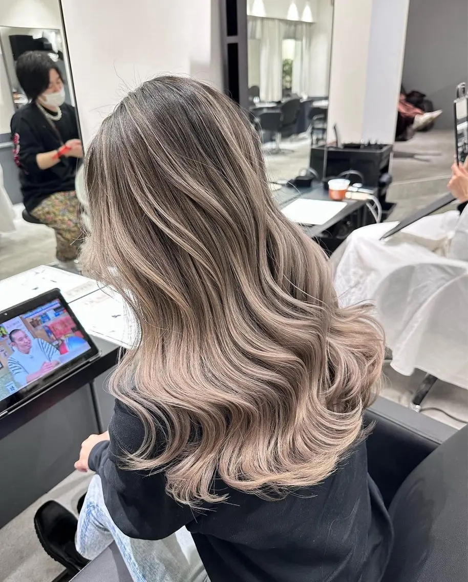 セミロング カラー バレイヤージュ レイヤーカット 縮毛矯正/パーマ/ 高谷颯馬のヘアスタイル