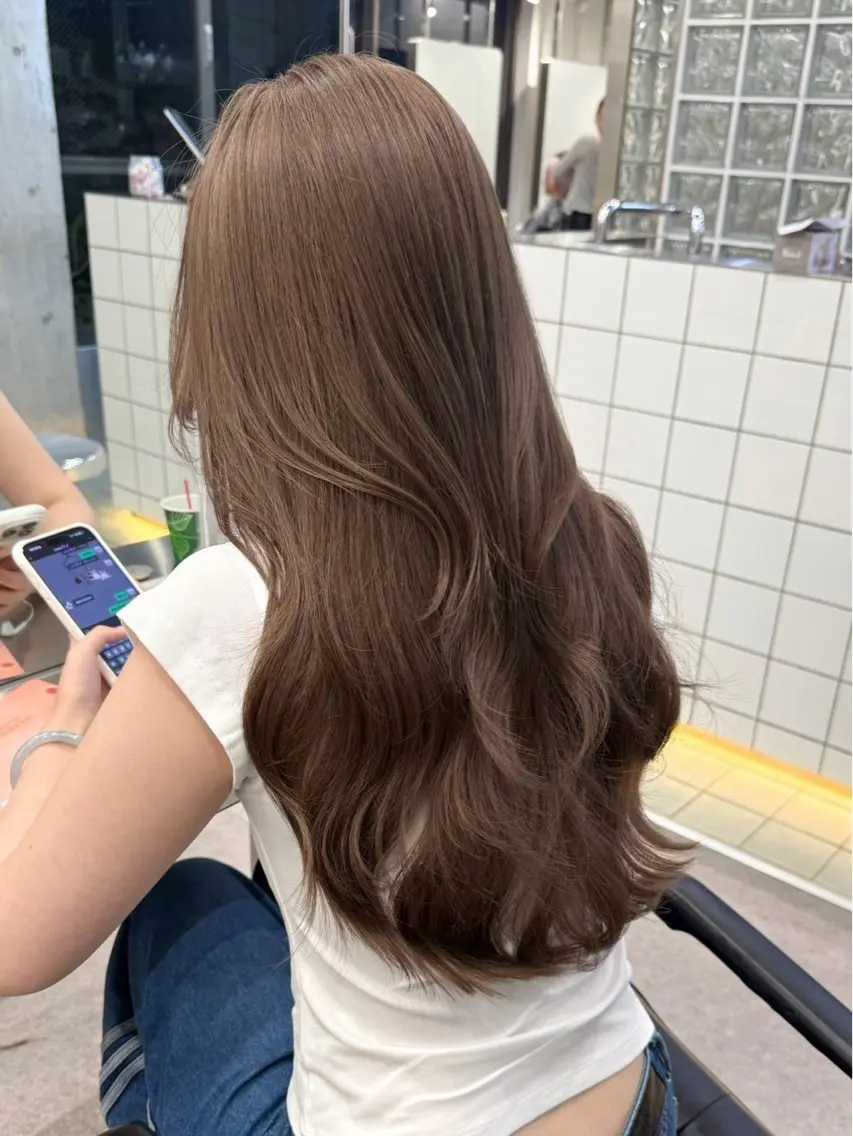 ロング ヘアカラー 海外ブロンド/ ベージュ⭐︎カレンのヘアスタイル