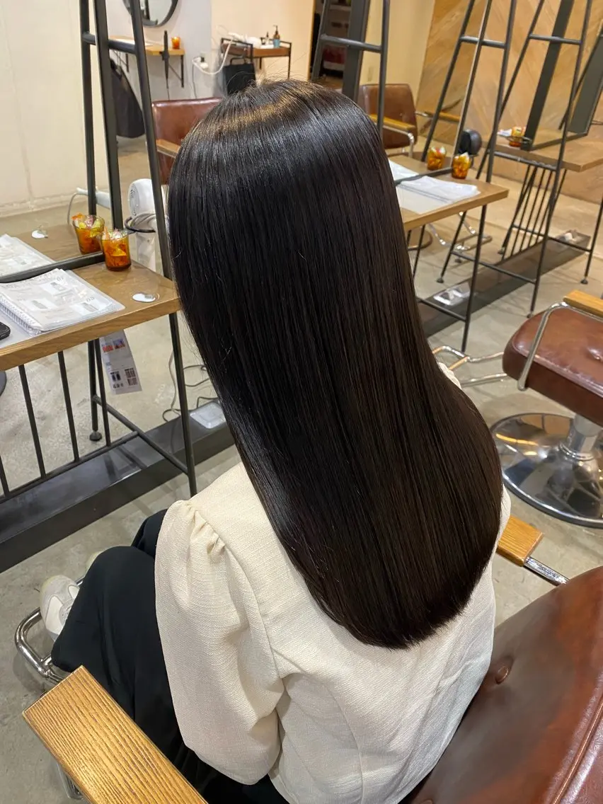 ロング カット 縮毛矯正 平川 夏海のヘアスタイル