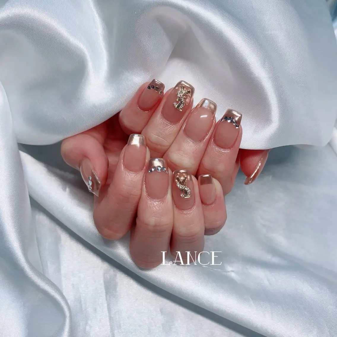 ネイル オーロラネイル フレンチネイル グラデーション キラキラネイル 韓国ネイル Lance nailのネイルデザイン
