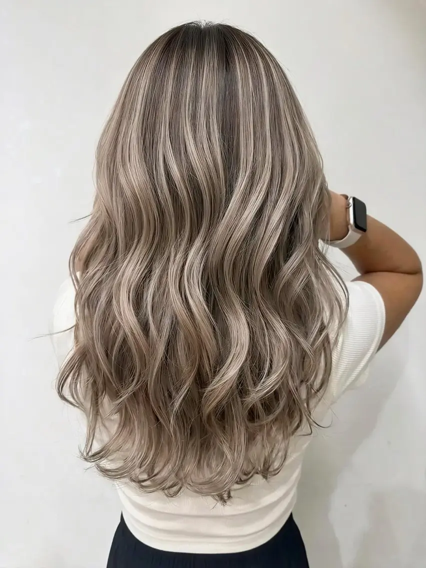 セミロング カラー バレイヤージュ ブリーチ ケアブリーチ 透明感カラー グレージュ カット ヘアカラー トリートメント バレイヤージュ 藤沢 髪質改善 竹内ケンゴのヘアスタイル