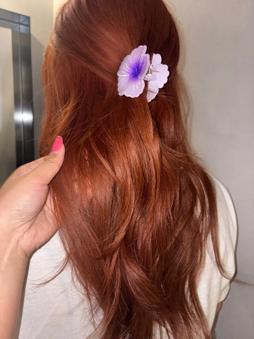 カラー yu 🍓/レイヤー ／透明感カラーのヘアスタイル