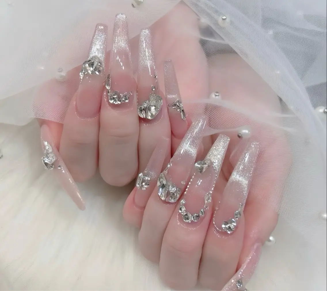 ネイル オーロラネイル チークネイル 桜ネイル クリアネイル ドット ハンドネイル Rin Nail 新大久保店のネイルデザイン