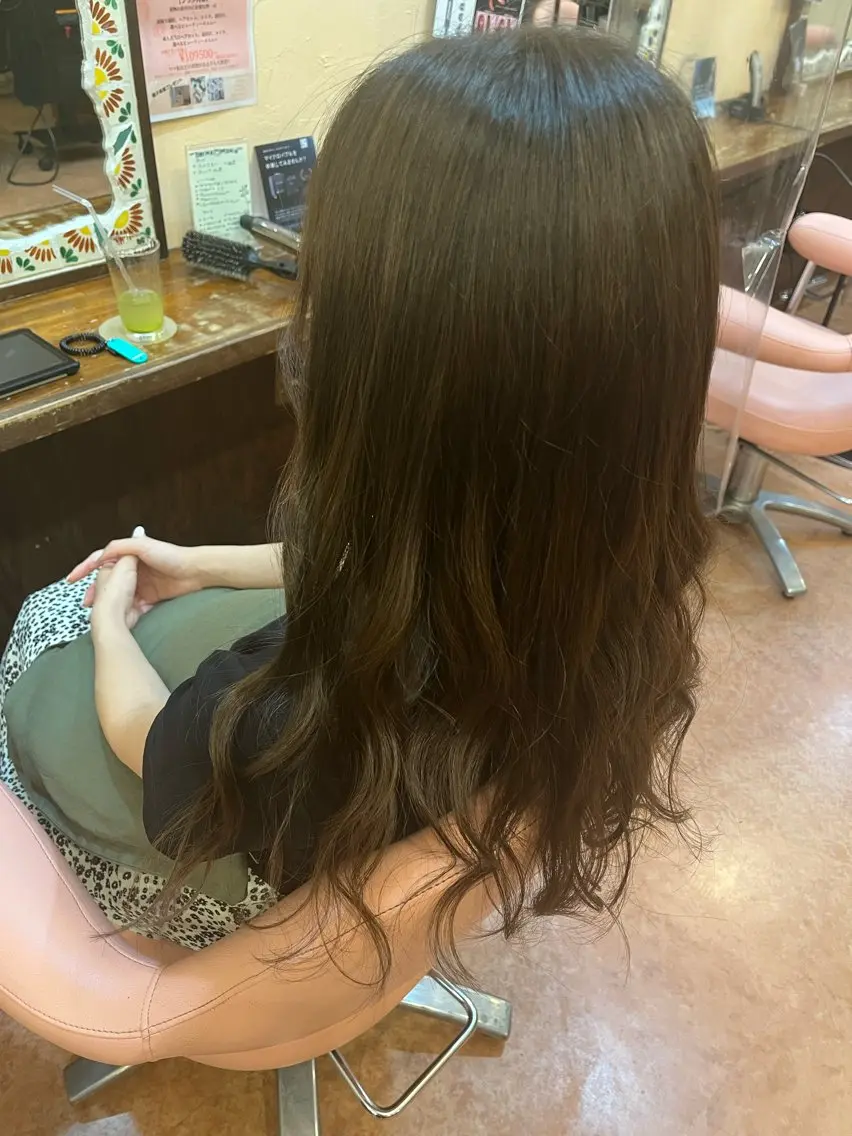ロング カラー 吉村 初菜のヘアスタイル