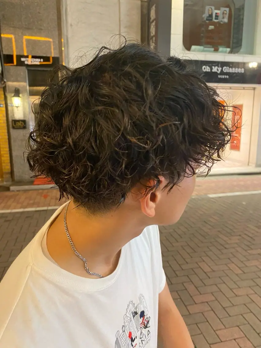 ショート パーマ メンズ カット パーマ 白金/髪質改善/ダブ ルカラー/ハイトーンのヘアスタイル