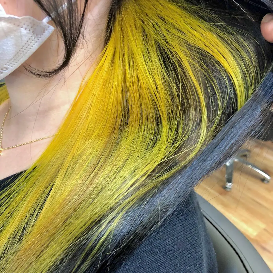 ロング カラー ブリーチ イエローカラー トレンドヘア🌿 chinariのヘアスタイル