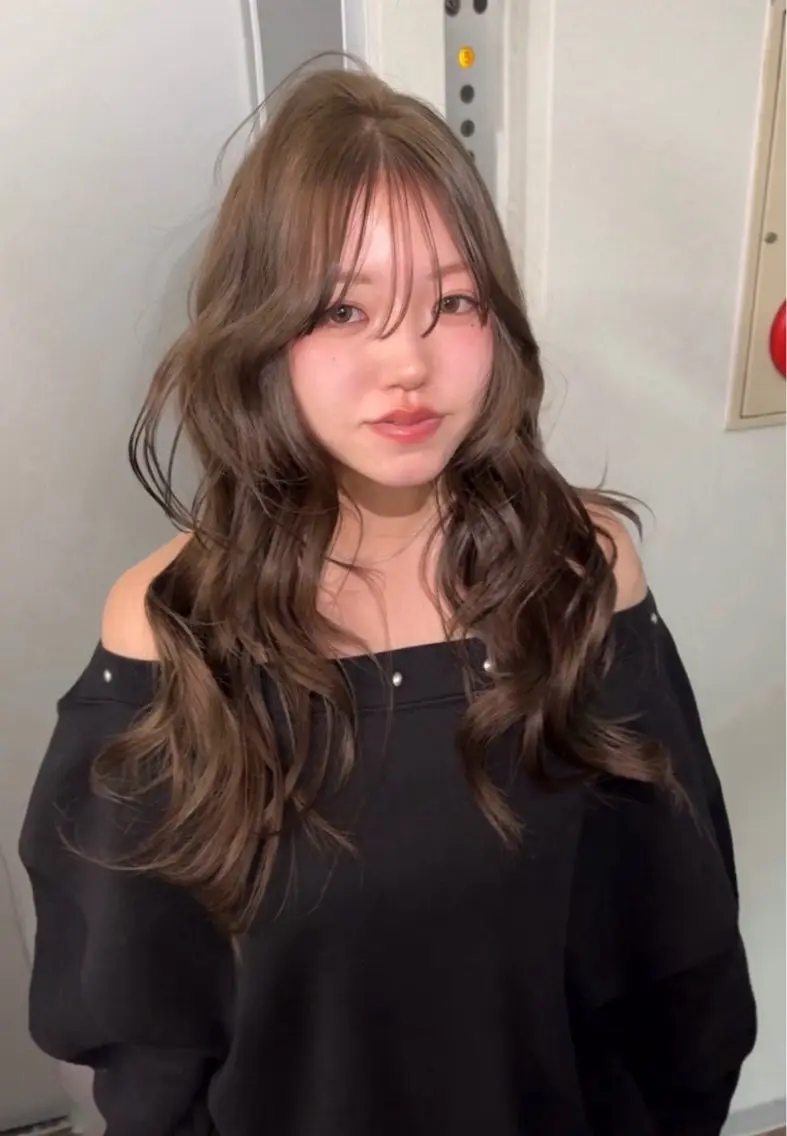ロング カラー ベージュカラー 透明感カラー ヘアカラー なんば、心斎橋🍓 ハイトーンnicoのヘアスタイル